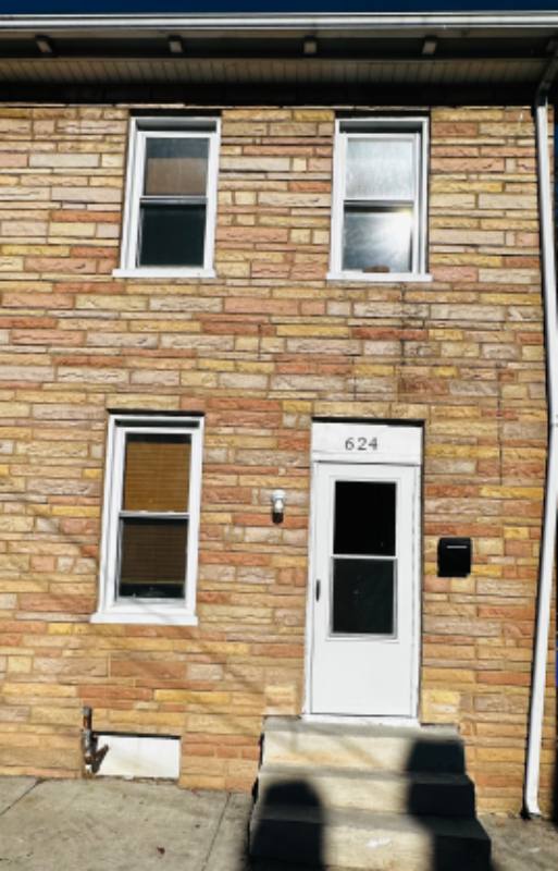Townhouse for rent at 624 George St, Hagerstown, MD 21740