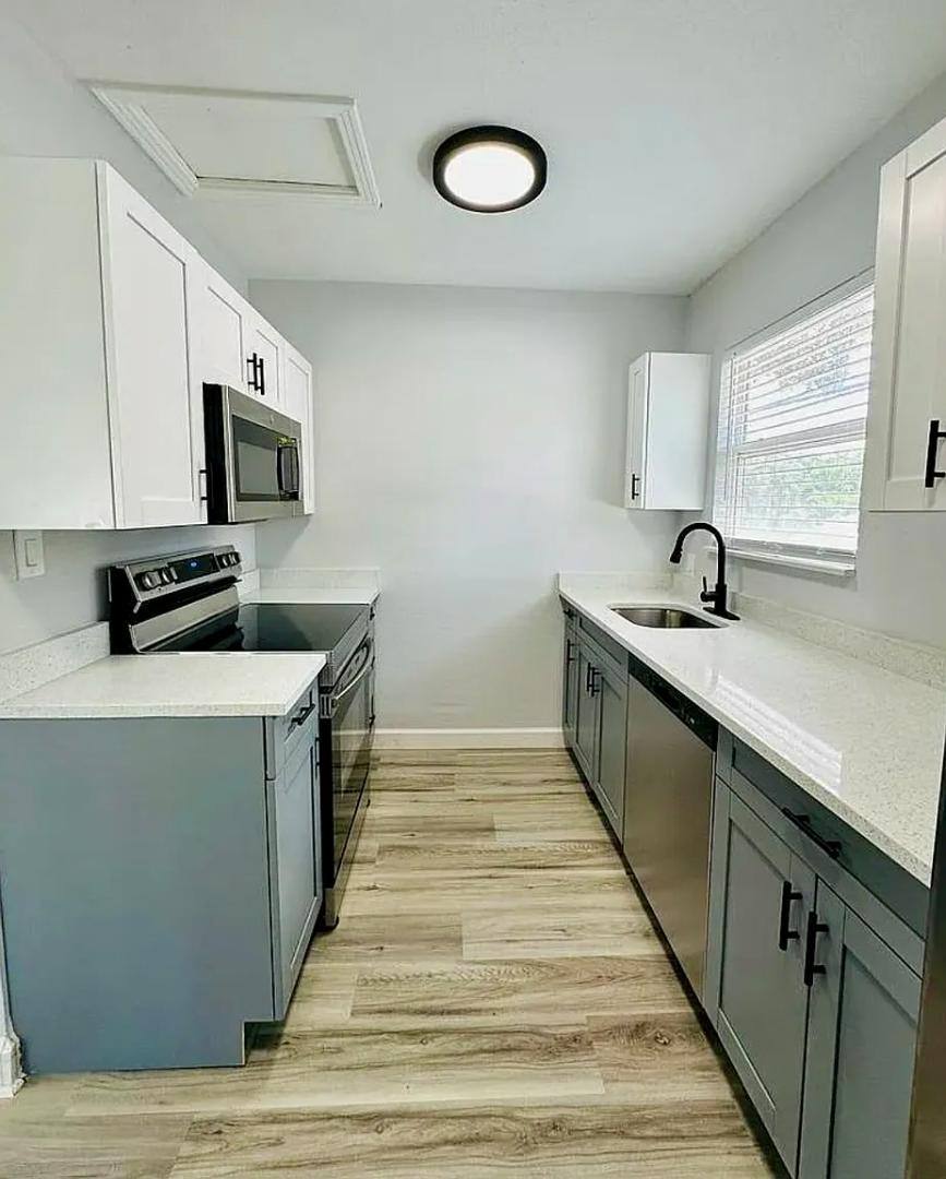 Apartment for rent at 2001 2nd St S #D, Saint Petersburg, FL 33705