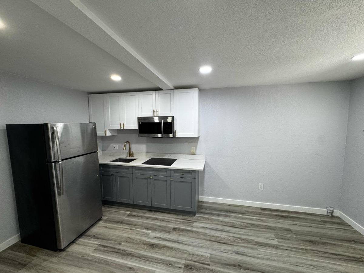 Apartment for rent at 2001 2nd St S E, Saint Petersburg, FL 33705