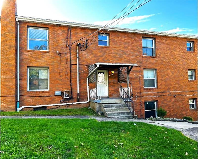 Apartment for rent at 2518 Sunset Blvd #10, Steubenville, OH 43952