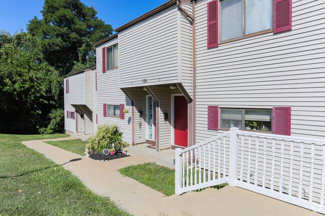 Apartment for rent at 133 Orchard Dr #A, Saint Clairsville, OH 43950