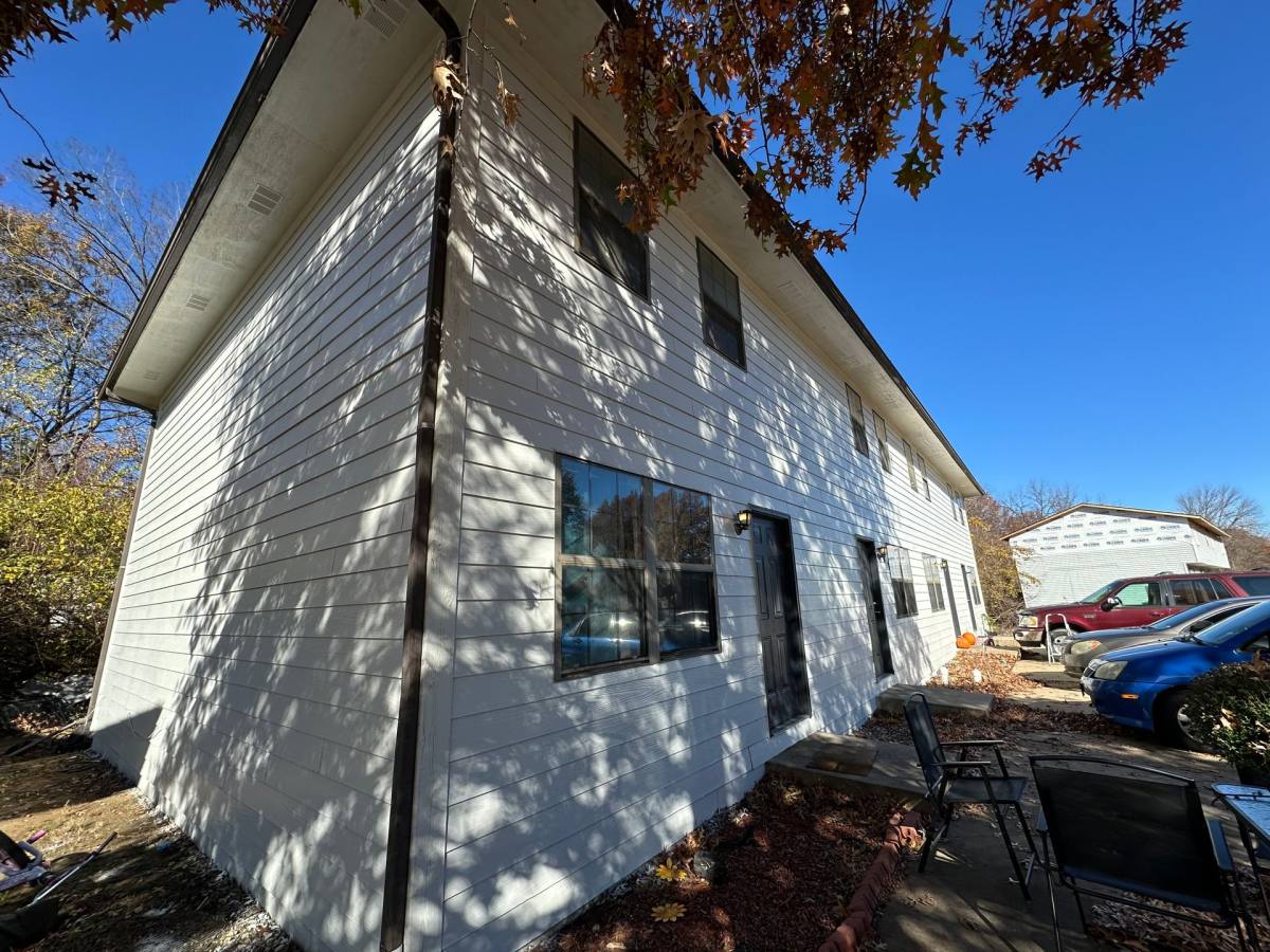 Apartment for rent at 906-08 Deer Run, Warrensburg, MO 64093