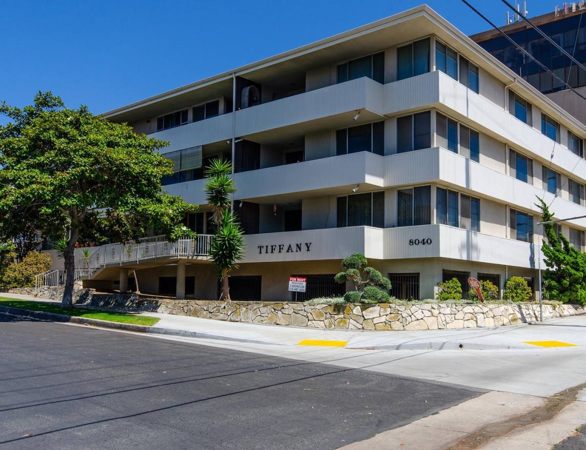 Apartment for rent at 8040 W 83rd St, Playa Del Rey, CA 90293