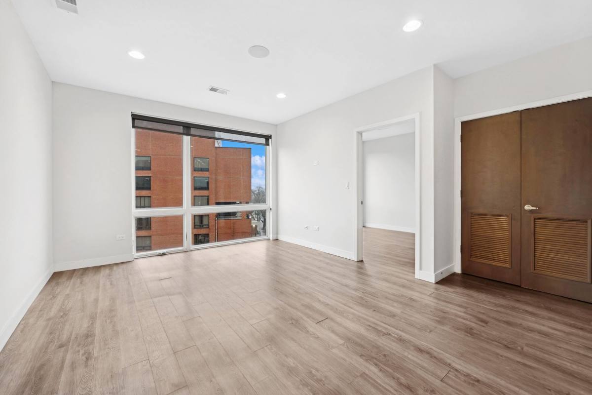 Apartment for rent at 4027 N Broadway St, Chicago, IL 60613
