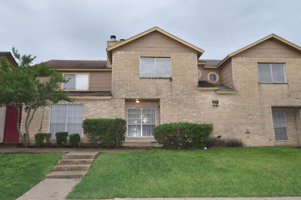 Apartment for rent at 512 Rita Lane, Arlington, TX 76014