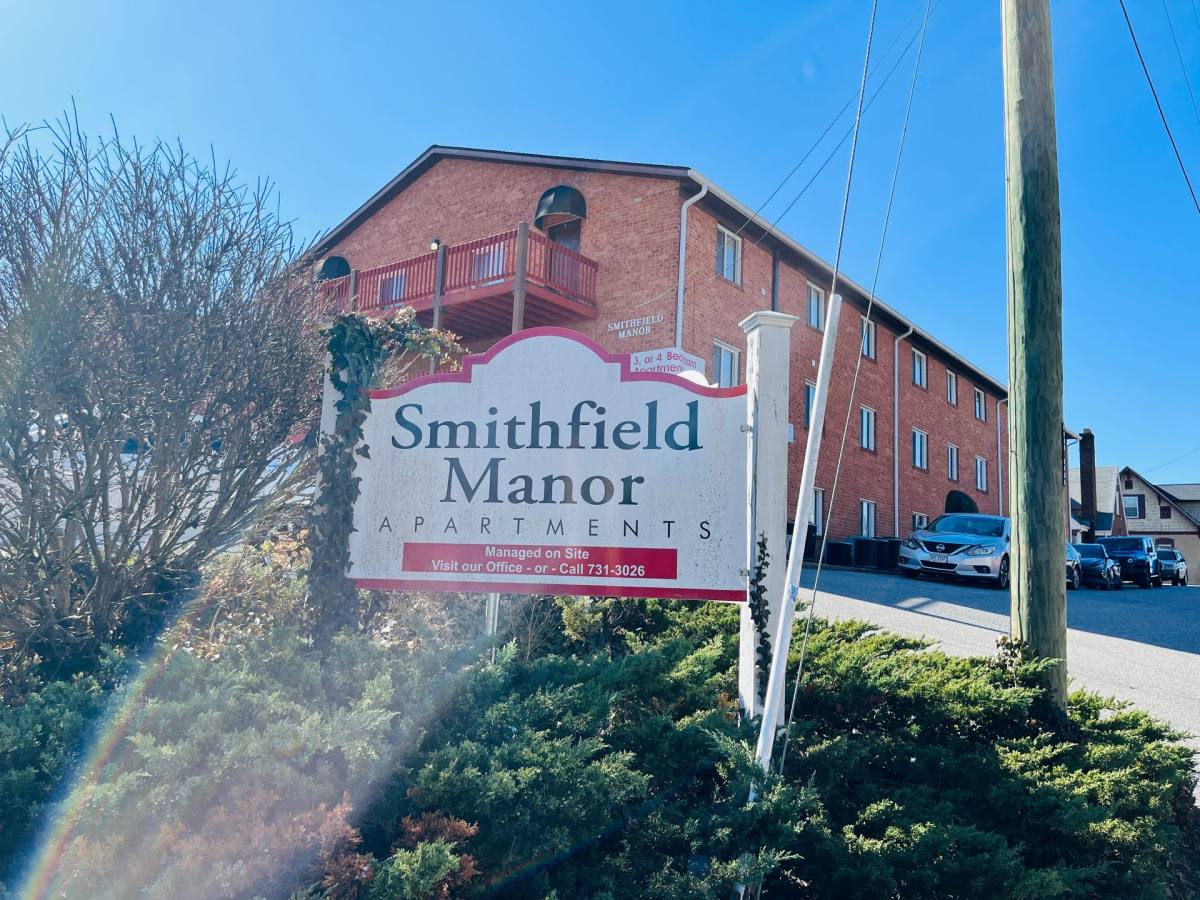 Apartment for rent at 1013 Grove Ave #L, Radford, VA 24141
