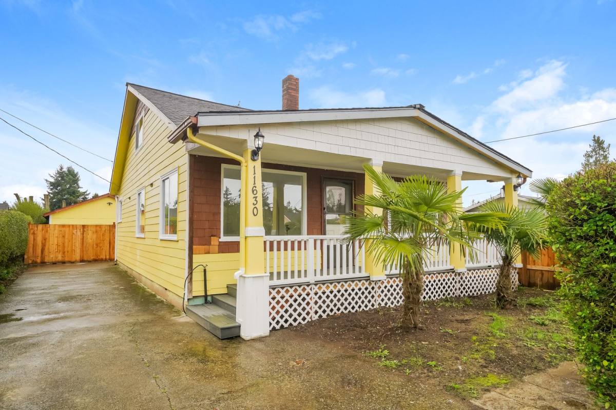 House for rent at 11630 14th Ave SW, Seattle, WA 98146
