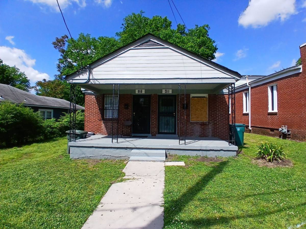 House for rent at 911 S Lauderdale St, Memphis, TN 38126