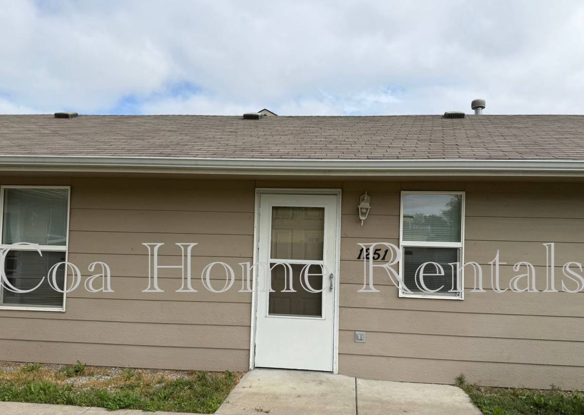 Townhouse for rent at 1251 N Minnesota, Wichita, KS 67214