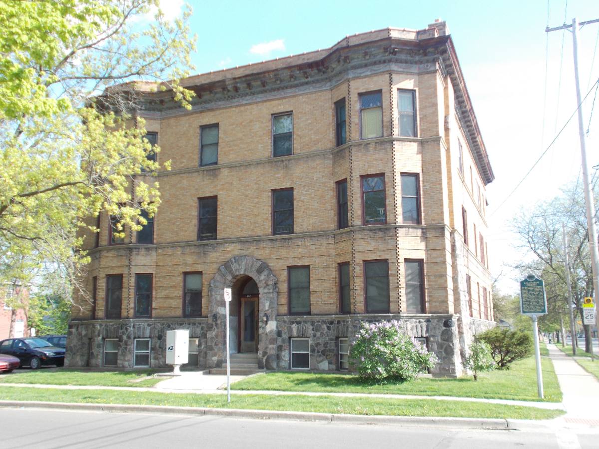 Apartment for rent at 447 W Walnut St #7, Kalamazoo, MI 49007