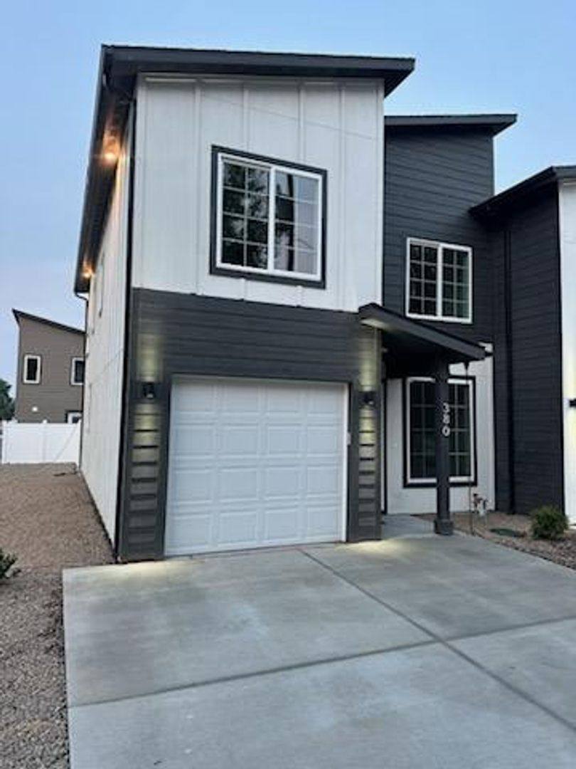 Townhouse for rent at 376 Bradford St, Mountain Home, ID 83647