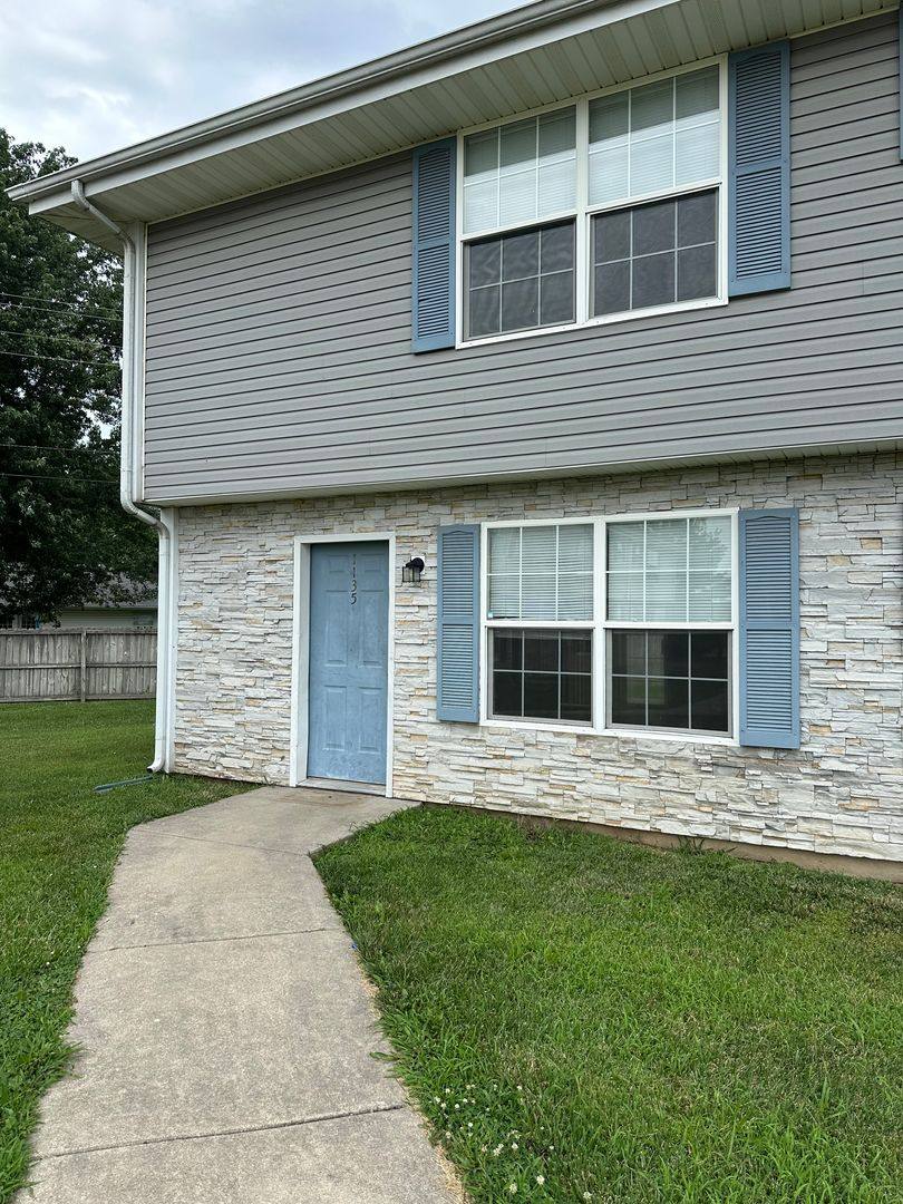Townhouse for rent at 1135 Glenridge, Lebanon, MO 65536