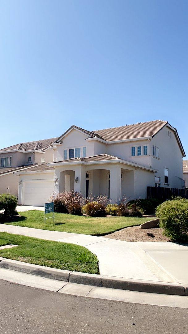 House for rent at 1321 Jenner Dr, Merced, CA 95348