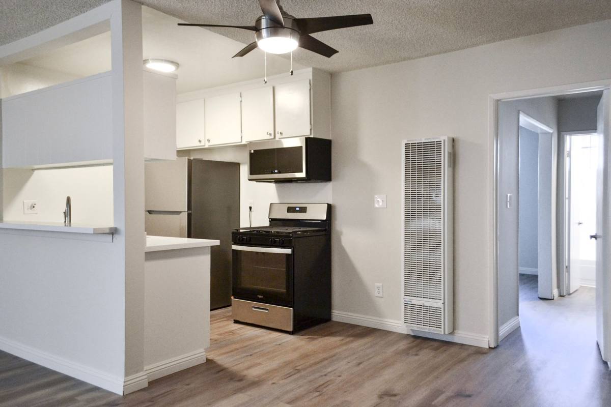Apartment for rent at 5480 Quakertown Ave, Woodland Hills, CA 91364