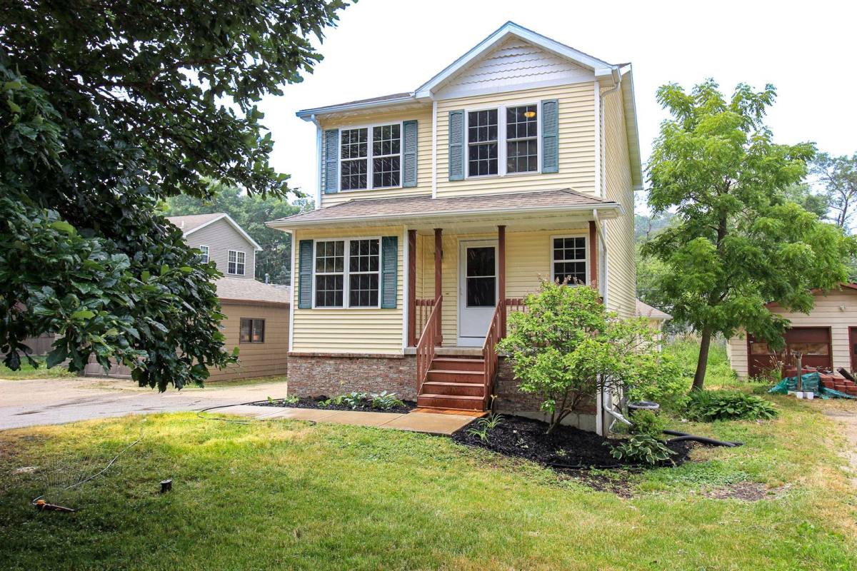 Apartment for rent at 2030 Dodge St, Madison, WI 53713
