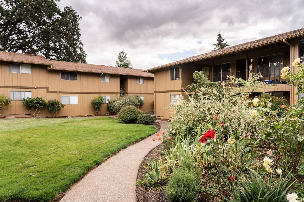 Apartment for rent at 1837 Queen Ave, Albany, OR 97321