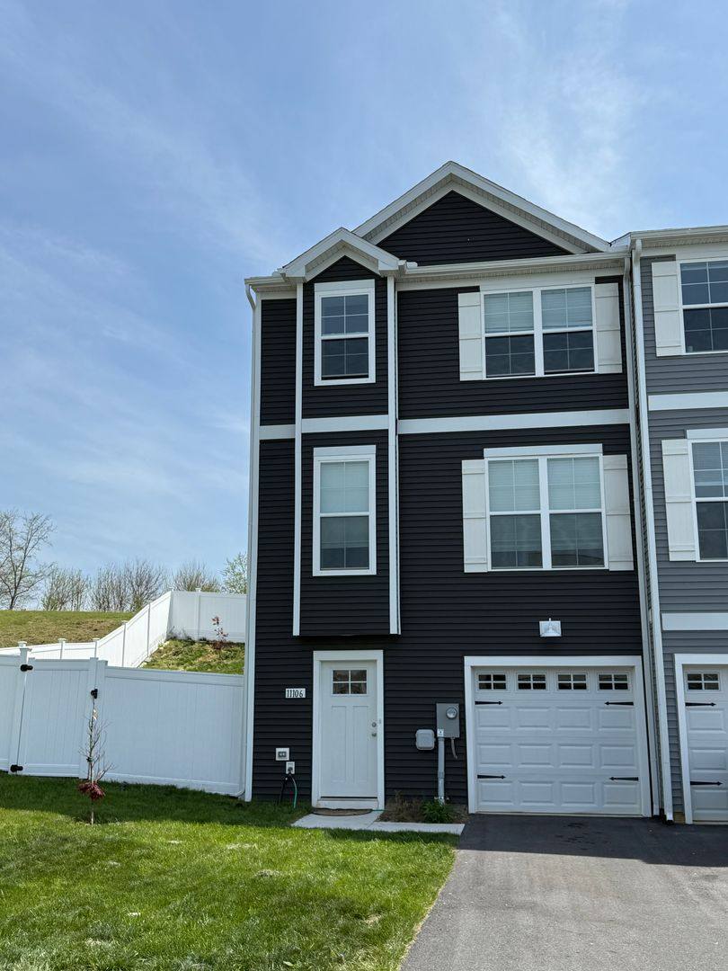 Townhouse for rent at 11106 Gopher Dr, Waynesboro, PA 17268