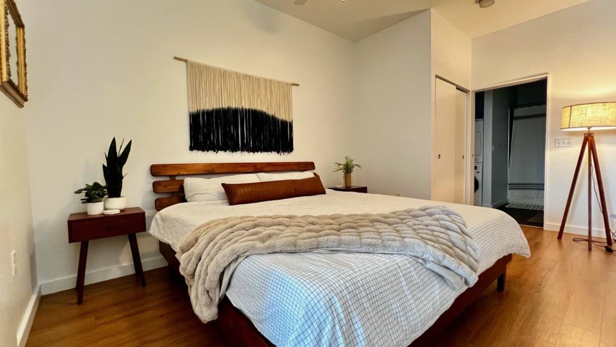 Apartment for rent at 1914 Main St, Kansas City, MO 64108