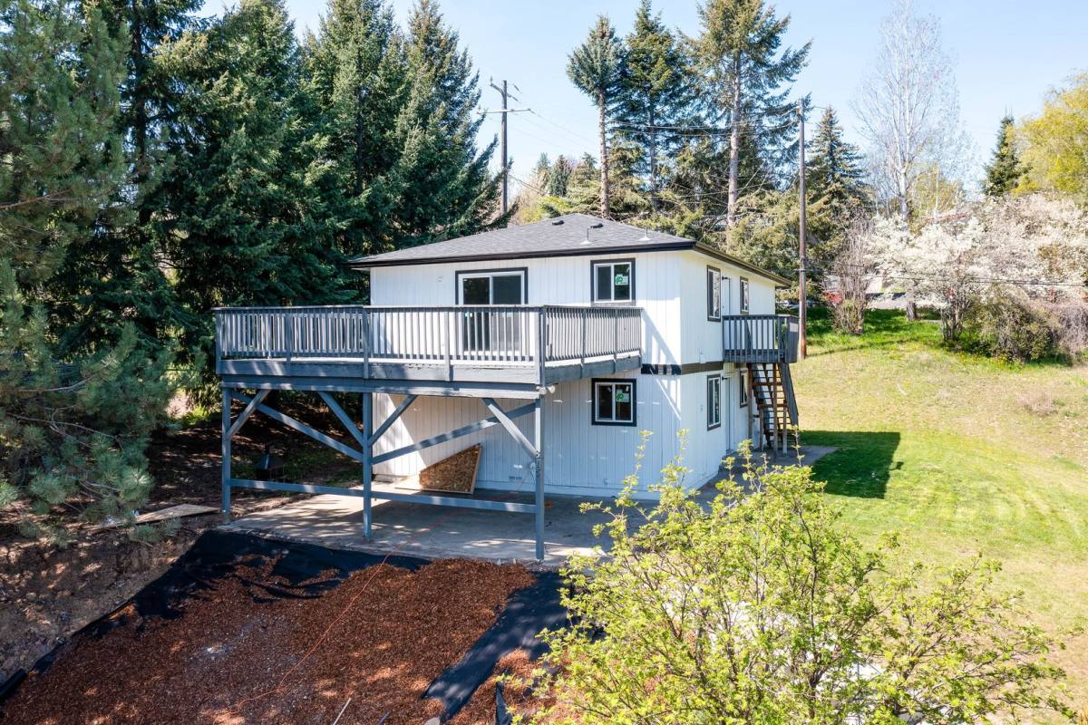 Apartment for rent at 815 SW State St, Pullman, WA 99163