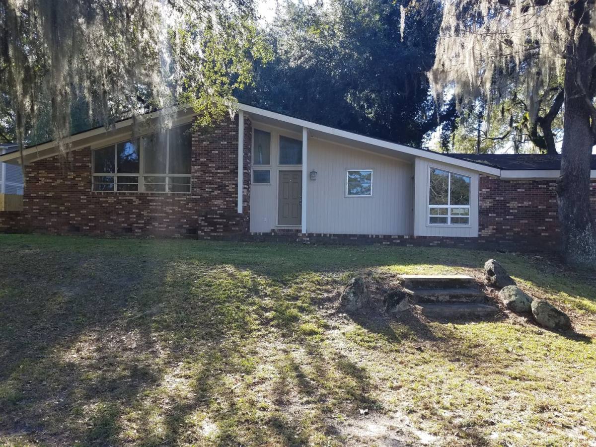 House for rent at 36 S Lakeshore Dr, Lakeland, GA 31635