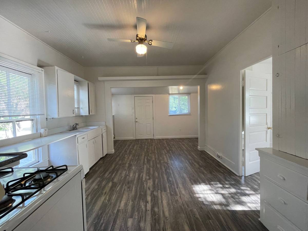 House for rent at 829 15th St, Paso Robles, CA 93446