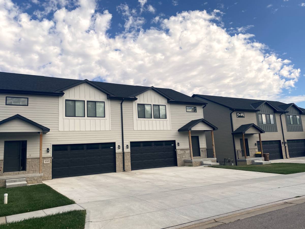 Apartment for rent at 4342-4520 Briarpark Dr, Lincoln, NE 68516