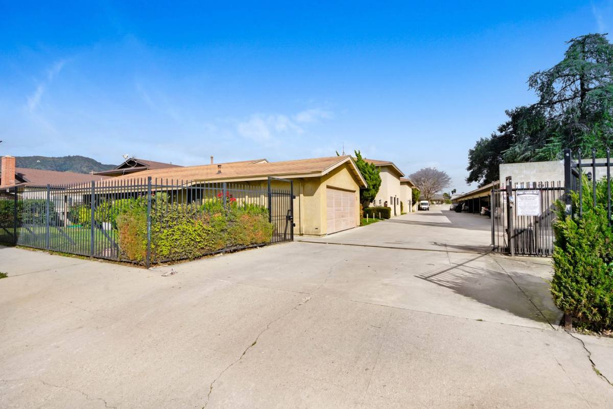 Apartment for rent at 610 N Pasadena Ave, Azusa, CA 91702
