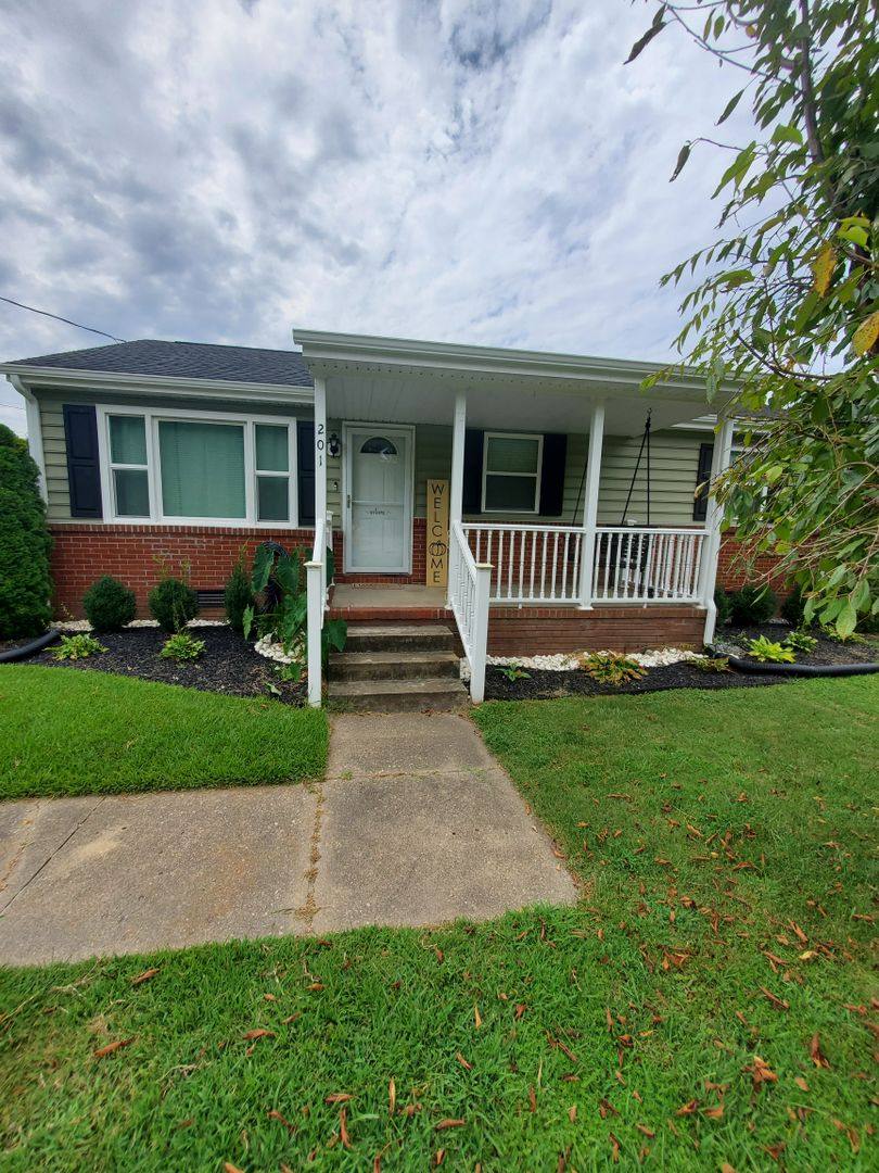 House for rent at 201 Sequoia Rd, Portsmouth, VA 23701