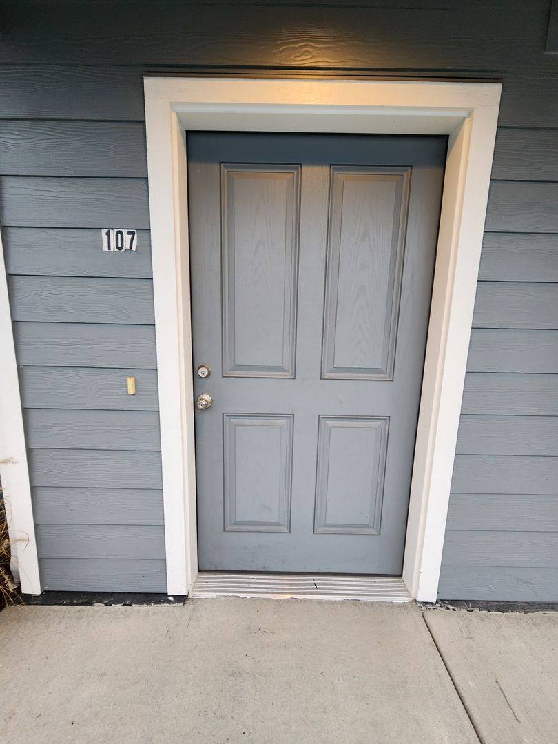 Apartment for rent at 751-757 Plymouth Dr, Salem, OR 97303