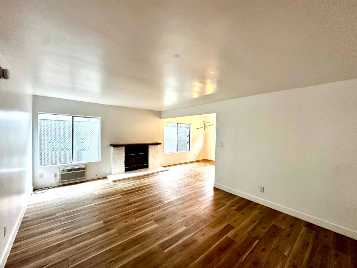 Apartment for rent at 8351 Amigo Ave, Northridge, CA 91324