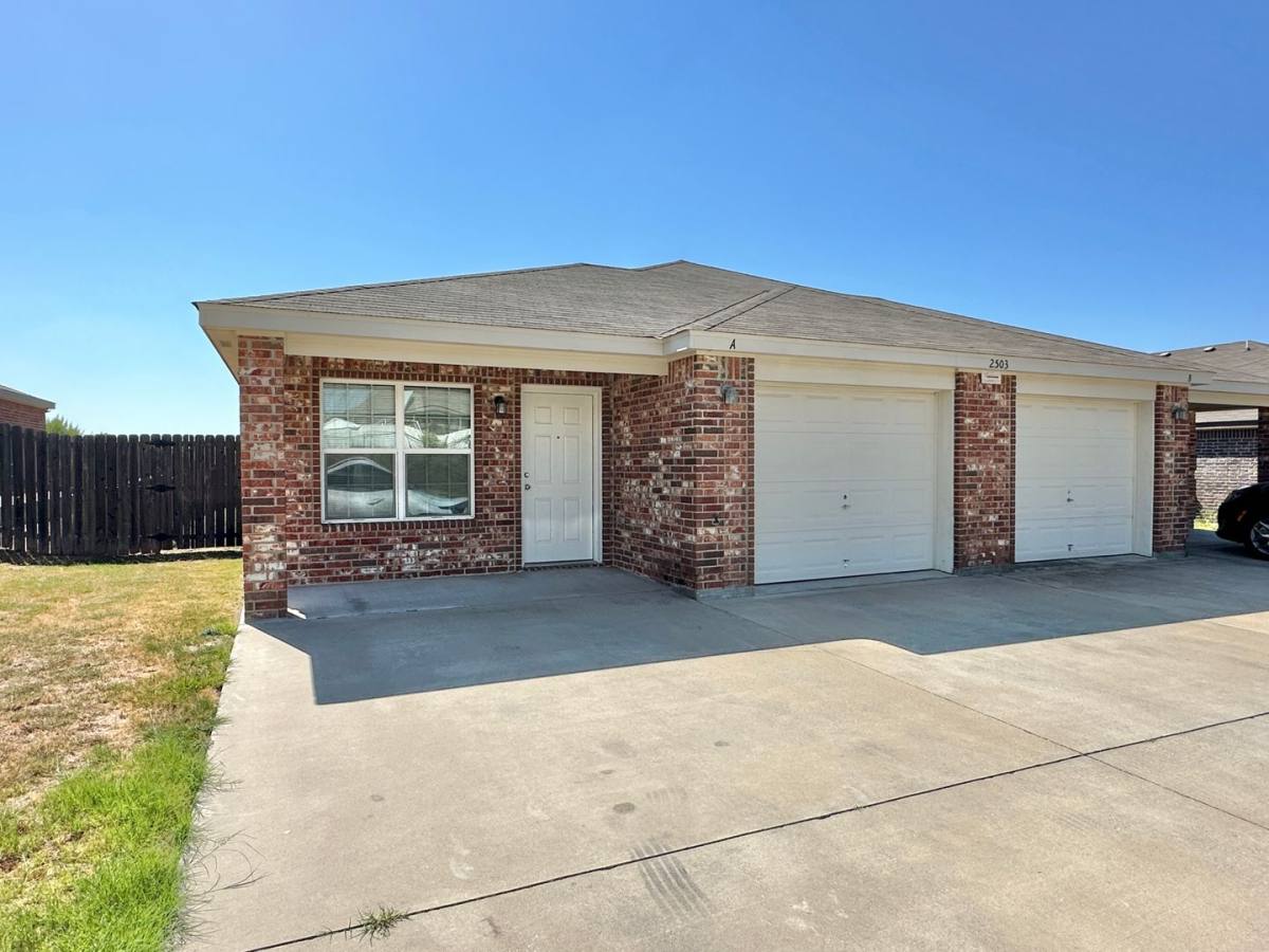 Townhouse for rent at 2503 Cody Poe Rd, Killeen, TX 76549