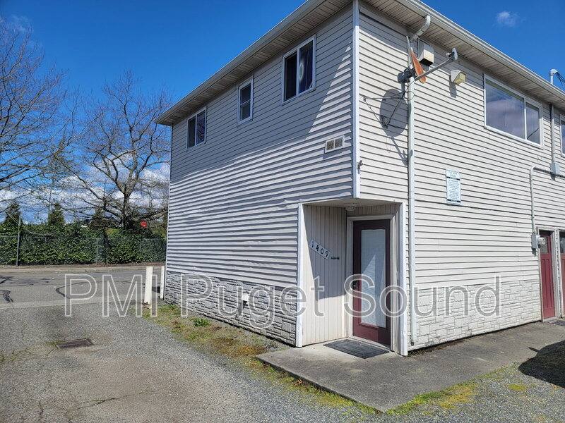 House for rent at 1409 N 4th St, Renton, WA 98057