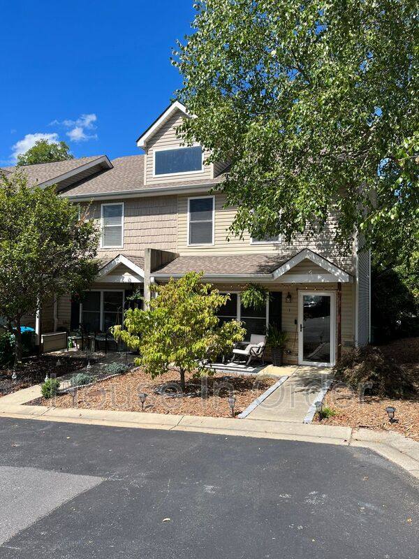 Townhouse for rent at 1 English Ivy Rd, Asheville, NC 28806