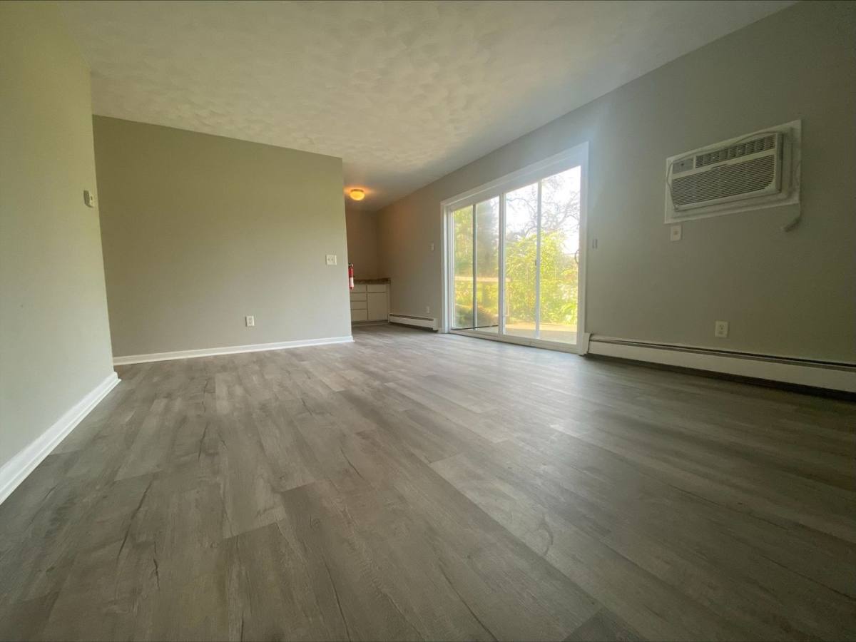Apartment for rent at 4031-4039 S Rose, Kalamazoo, MI 49001