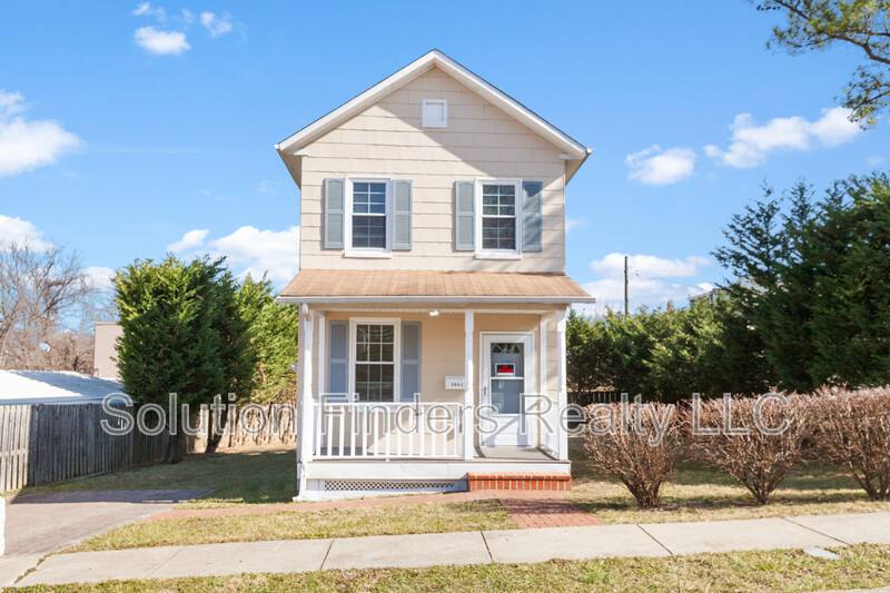House for rent at 1001 N Janney St #1, Baltimore, MD 21205