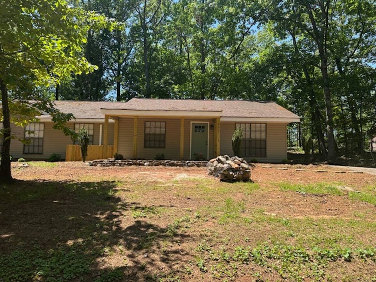Apartment for rent at 100 Timber Ridge Lane, Seneca, SC 29678