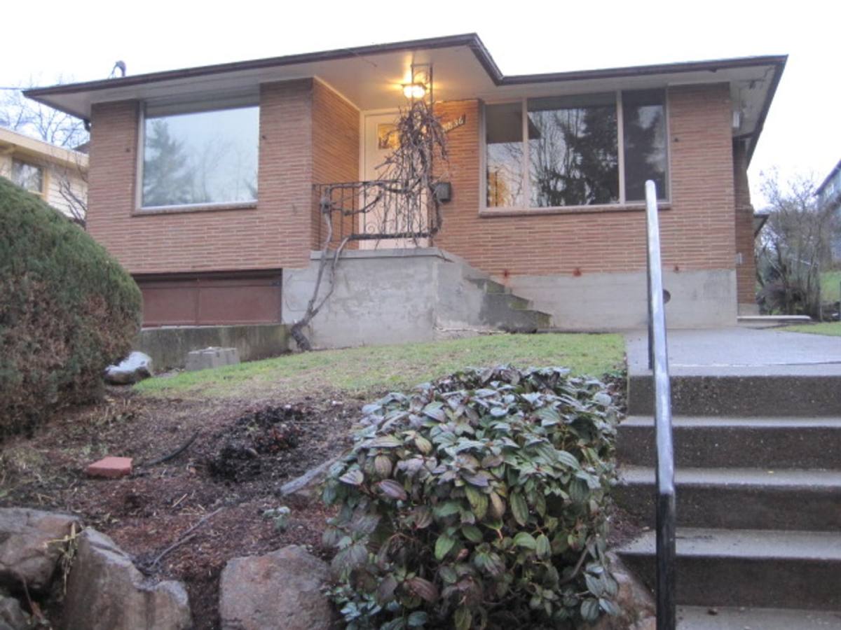 Apartment for rent at 8836 1st NE, Seattle, WA 98115
