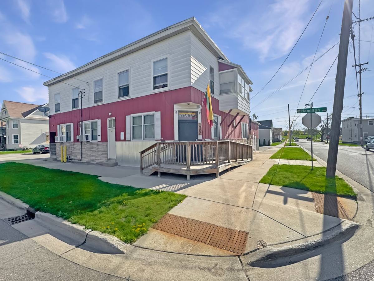 Apartment for rent at 1300 Hamilton Ave NW, Grand Rapids, MI 49504