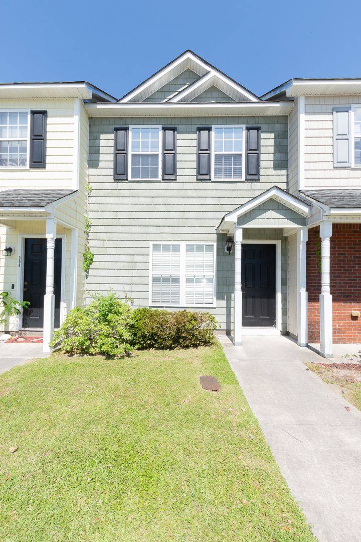 Townhouse for rent at 304 Bridgewood Dr, Jacksonville, NC 28546