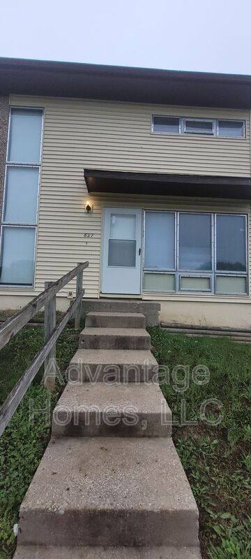 Townhouse for rent at 829 N 70th Terrace, Kansas City, KS 66112