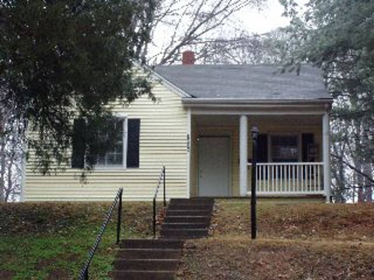 House for rent at 1020 Lindsay St, Lynchburg, VA 24501