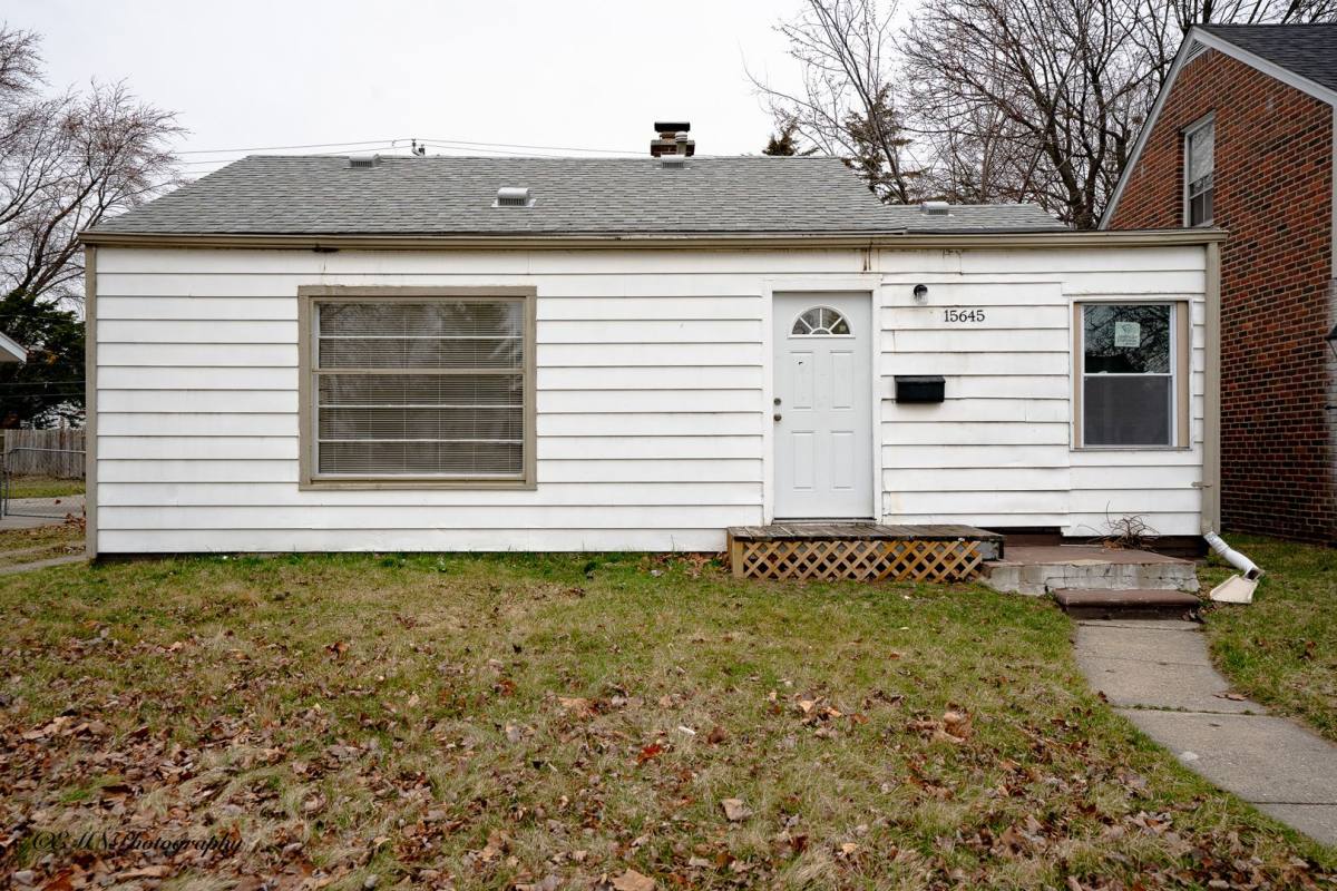 House for rent at 15645 Semrau, Eastpointe, MI 48021
