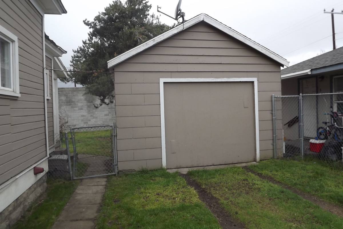 House for rent at 409 SW 8th St, Pendleton, OR 97801