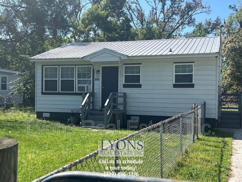 House for rent at 615 E Brookwood Dr, Valdosta, GA 31601