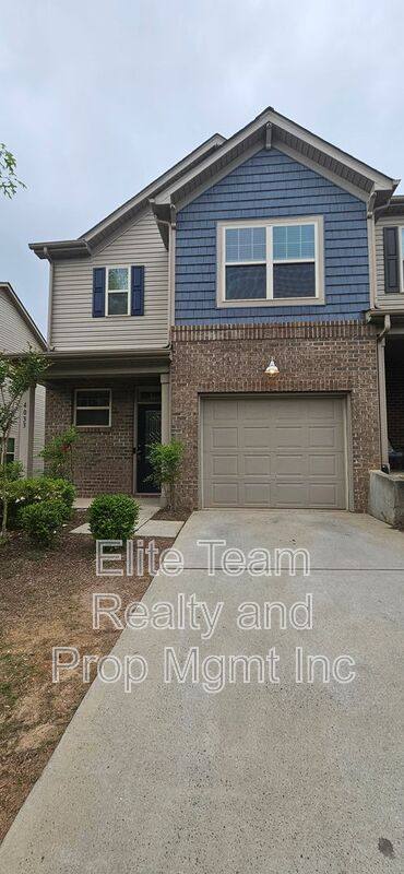 Townhouse for rent at 4033 Black Walnut Way, Fort Mill, SC 29707