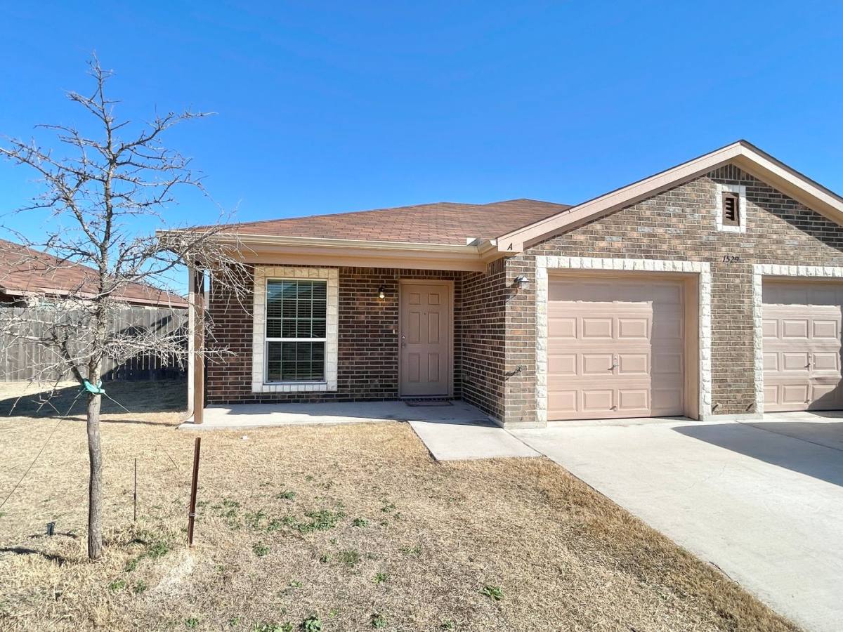 Townhouse for rent at 1529 Justin Loop, Killeen, TX 76543