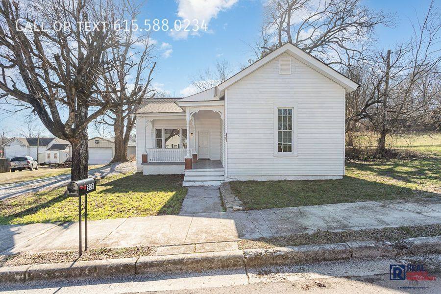 House for rent at 307 W 13th St, Columbia, TN 38401
