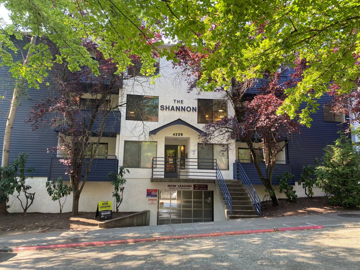 Apartment for rent at 4225 9th Ave NE, Seattle, WA 98105