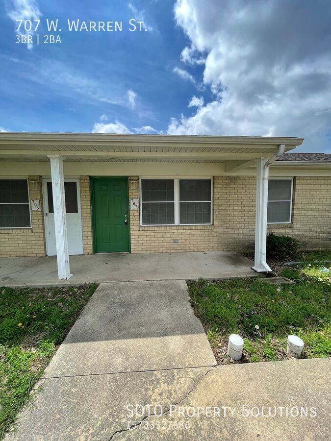 House for rent at 707 W Warren St, Charleston, MO 63834