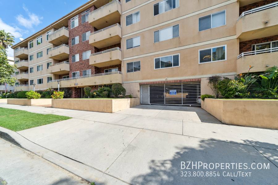 Condo for rent at 1508 1 2 Greenfield Ave #407, Los Angeles, CA 90025